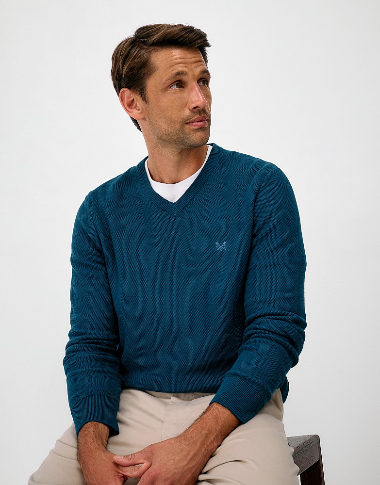 Organic Cotton Piqué Stitch V-Neck Jumper in Blue
