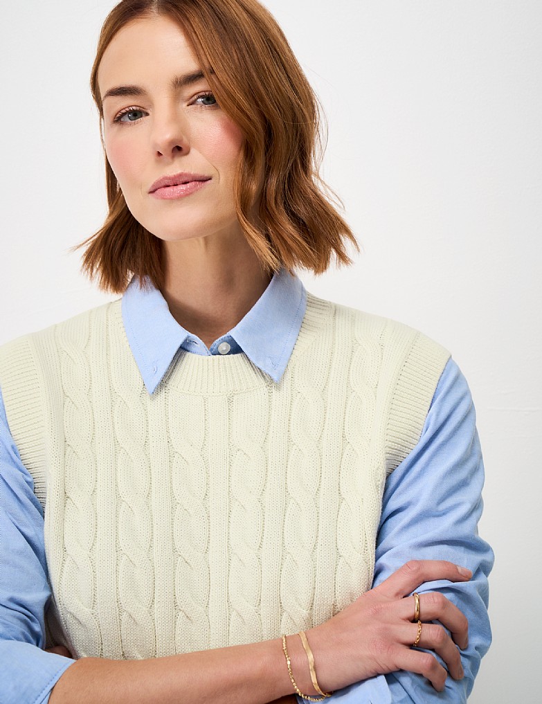 Heritage Cable-Knit Vest in Off-White
