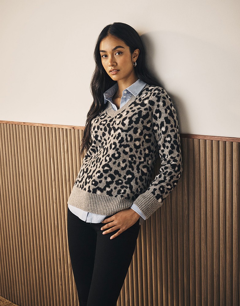 Crew V Neck Jumper in Leopard Print