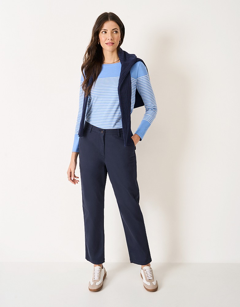 Relaxed Trim Chino in Navy