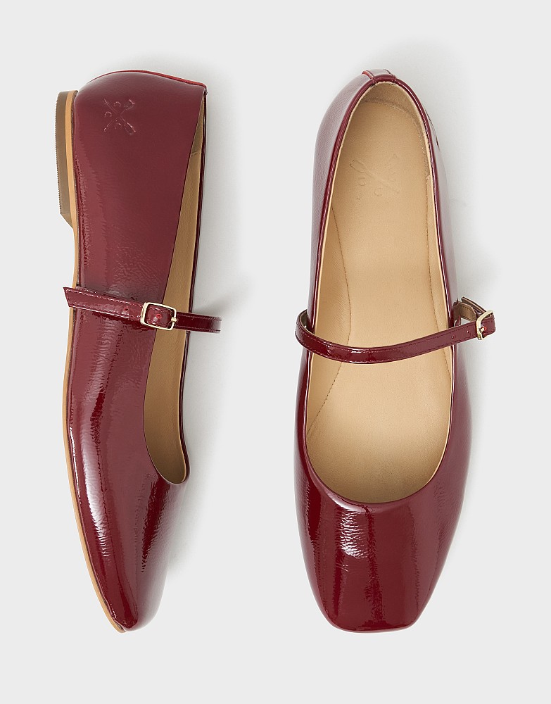 Classic Mary Jane Shoe in Red