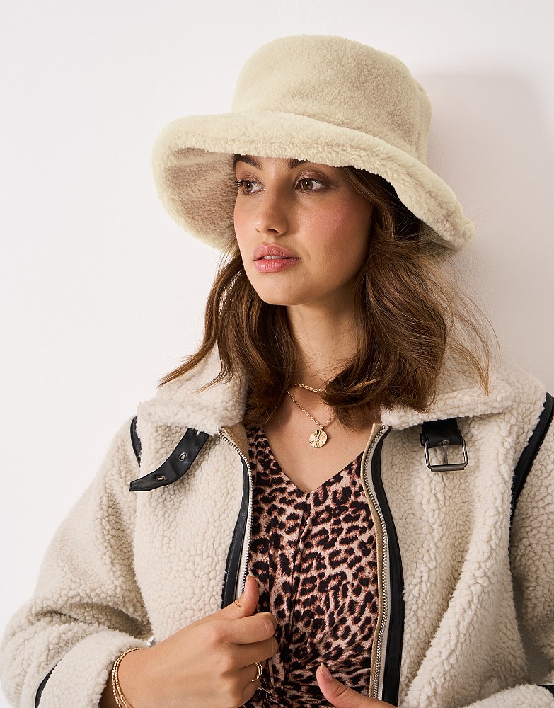 Borg Bucket Hat in Cream