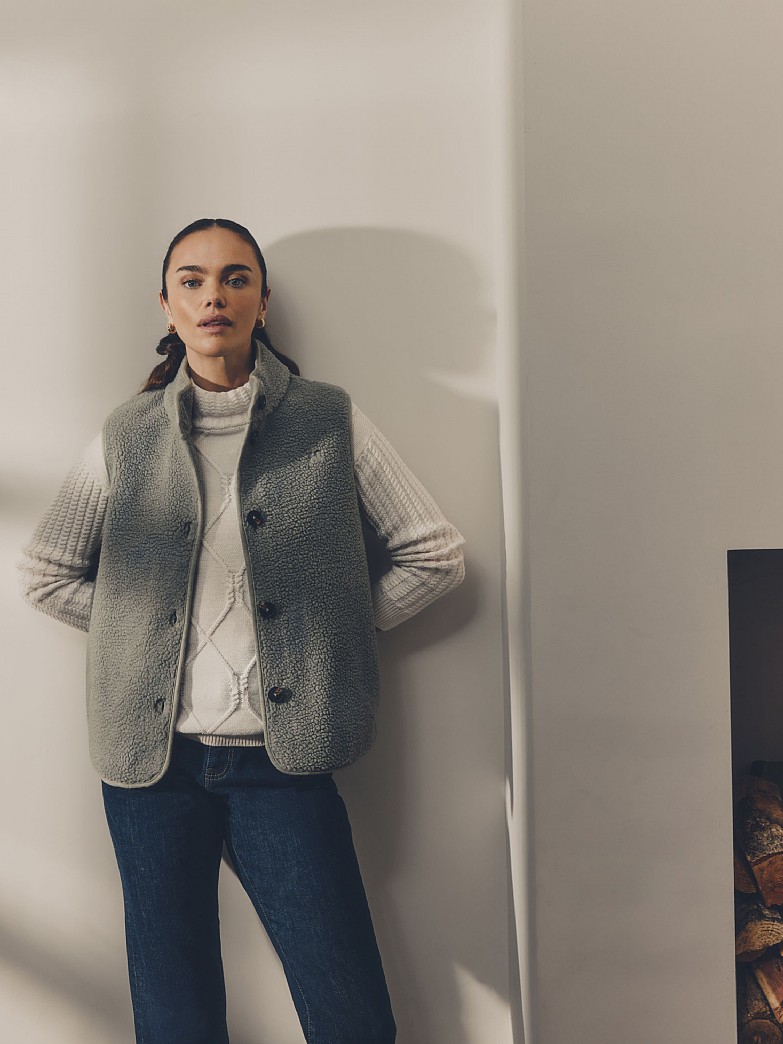 Borg Gilet in Olive Green