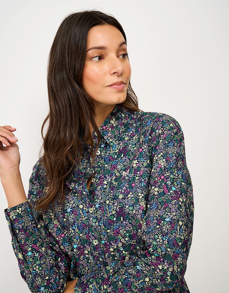 Cotton Lulworth Shirt in Navy Meadow Floral Print