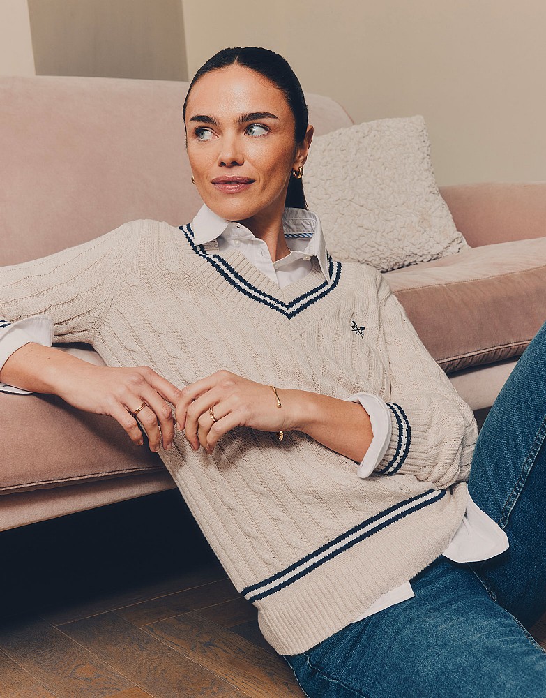 Cable Knit Cricket Jumper in Neutral