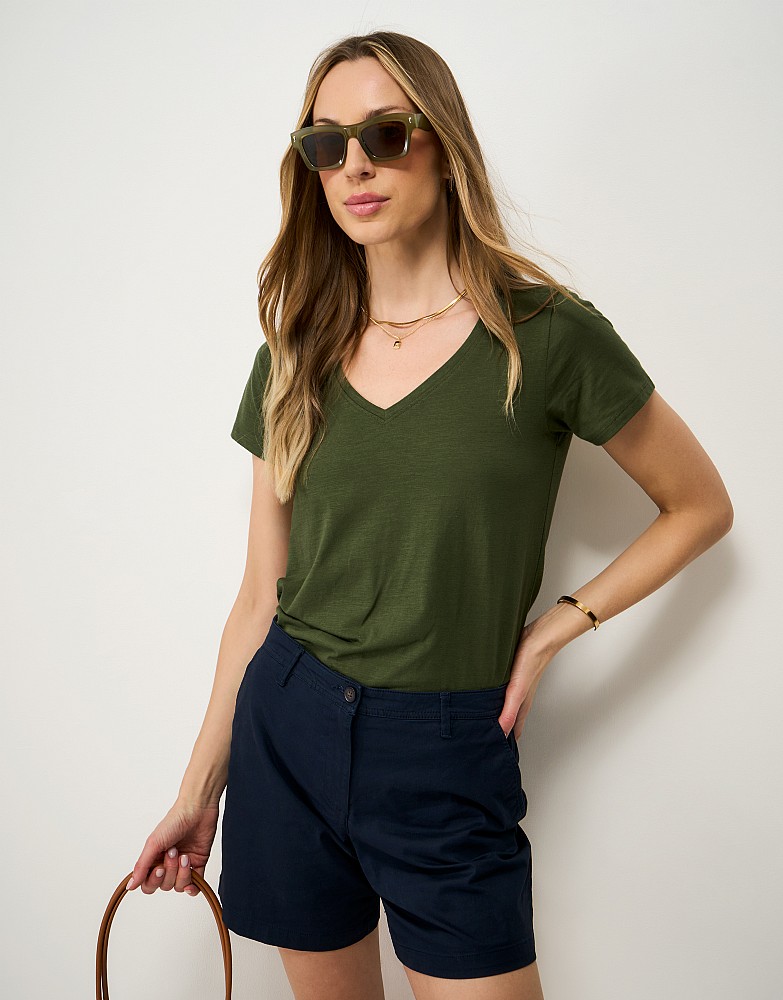 Cotton-Slub Perfect V-Neck Tee in Khaki Green