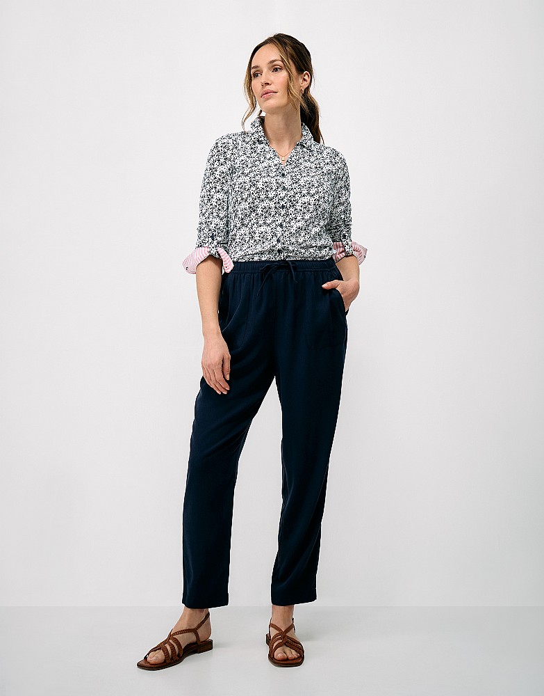 Jersey Shirt in Navy Daisy Print