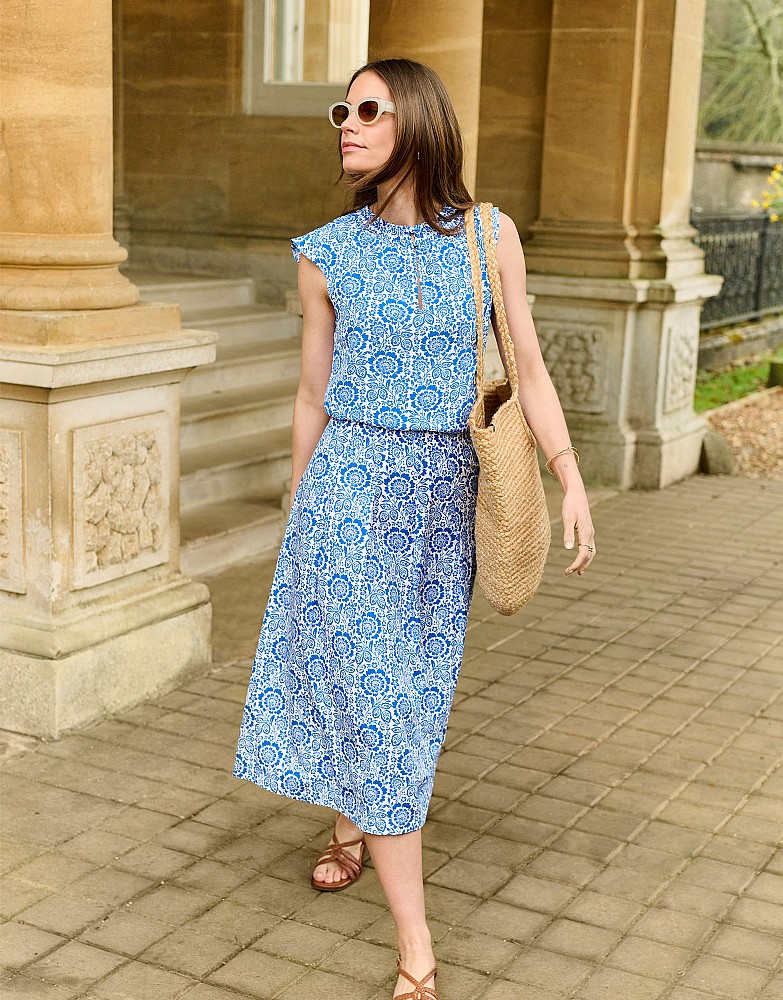 Fearne Darted Lyocell Blend Skirt in Blue and White Floral