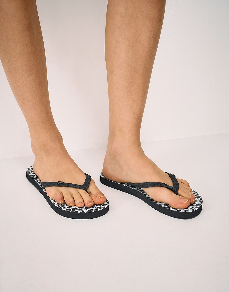 Flip Flops in Grey & Black Leopard Print