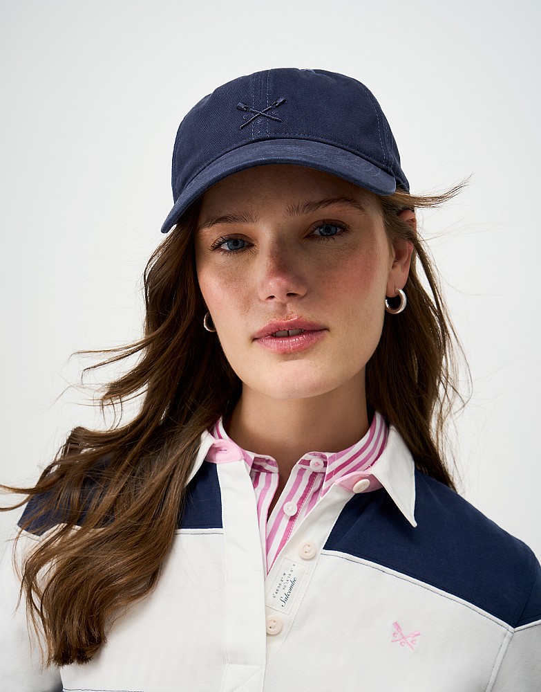 Classic Cap in Navy