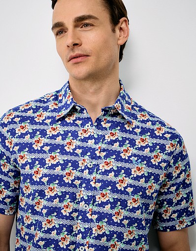 Short-Sleeve Linen-Blend Shirt in Blue Tropical Print