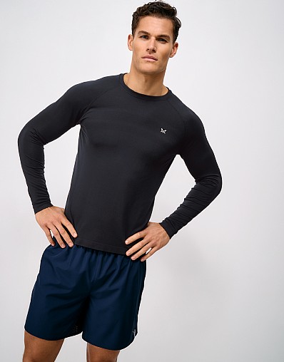 Long Sleeve Seam Free Tee in Black