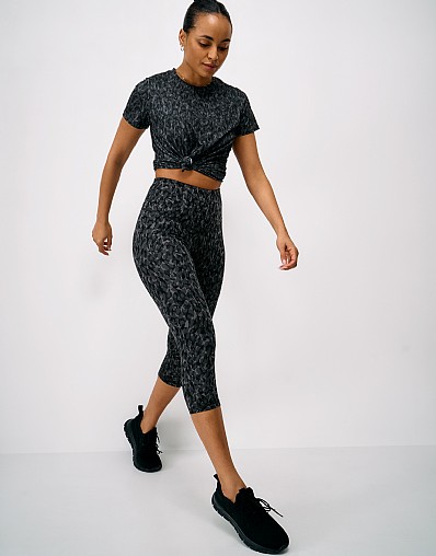 High Waisted Capri Leggings in Black Abstract