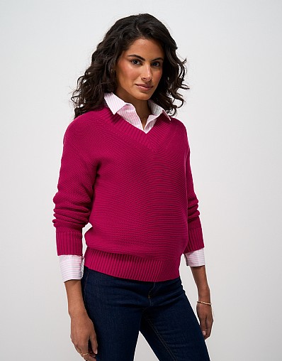 Cotton Links Stitch V-Neck Jumper in Cherry Red