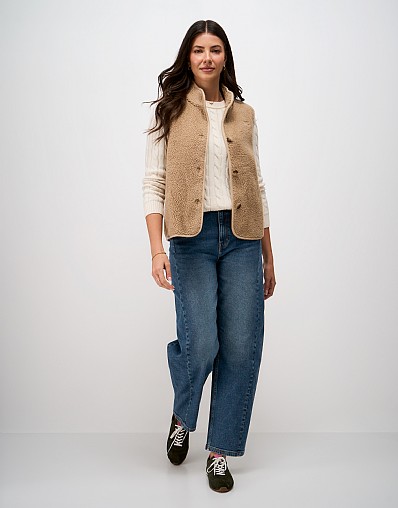 Barrel-Leg Jeans in Mid-Wash