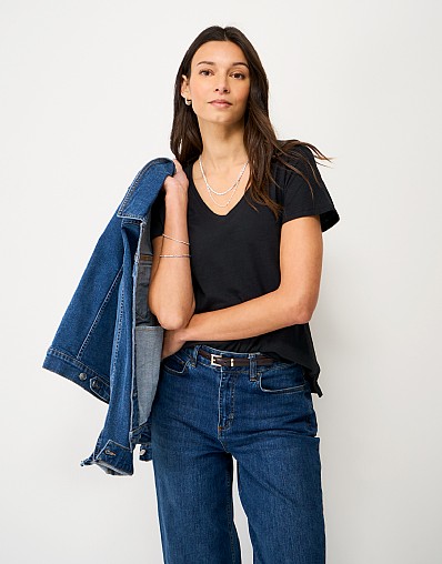 Perfect V Neck Slub T-Shirt in Black