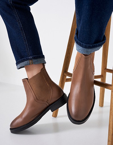 Lizzie Leather Chelsea Boot
