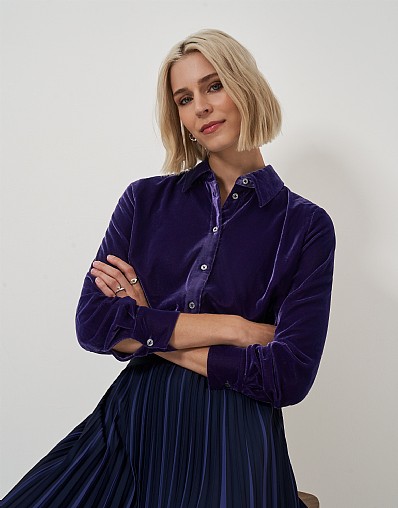 Ivy Velvet Shirt in Navy