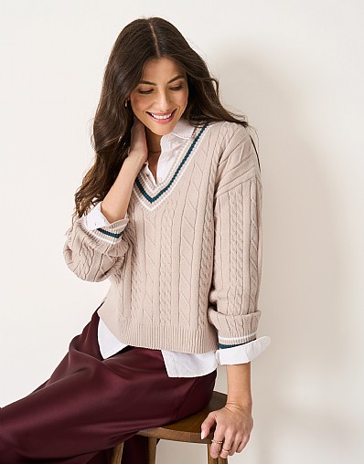 Oversized Chunky Cable-Knit Cricket Jumper in Taupe & Green