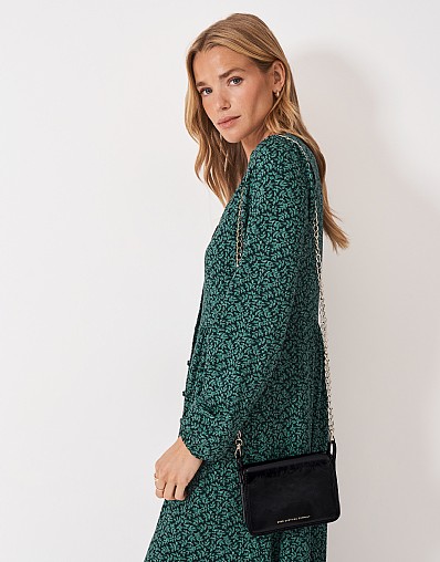 Leather Chain Bag in Black