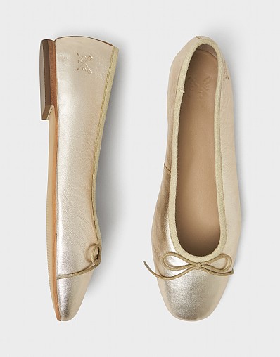 Classic Ballet Pumps in Gold
