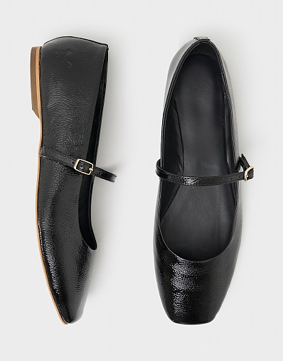 Leather Mary Jane Shoes in Black Patent