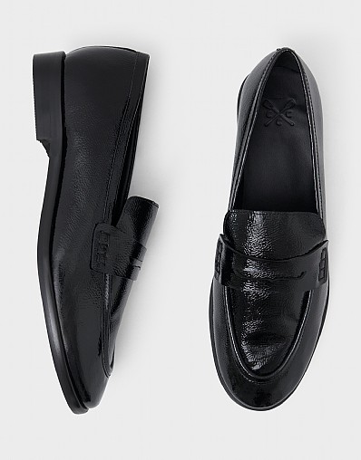 Classic Loafers in Black