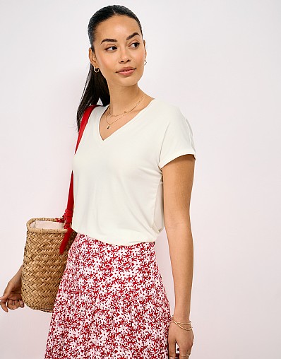 Grown-On V-Neck Tee in White