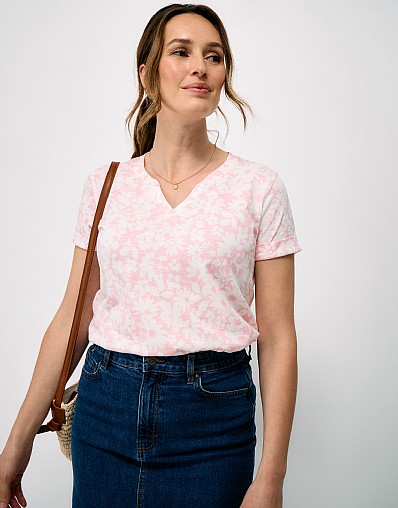 Notch Neck Printed T-Shirt in Pink Floral