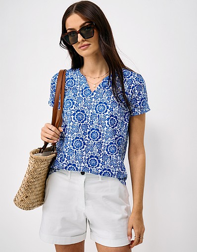 Notch Neck Printed T-Shirt in Blue and White Floral