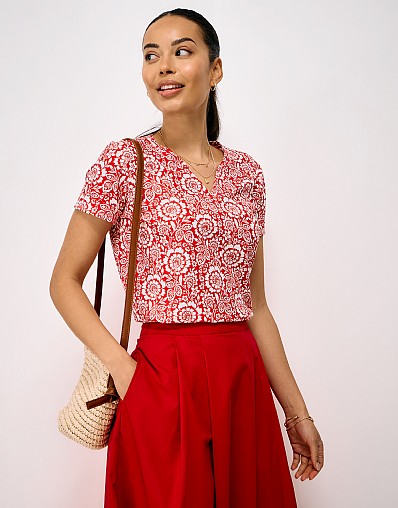 Notch Neck Printed T-Shirt in Red and White Floral