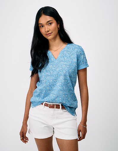 Notch Neck Printed T-Shirt in Blue Floral