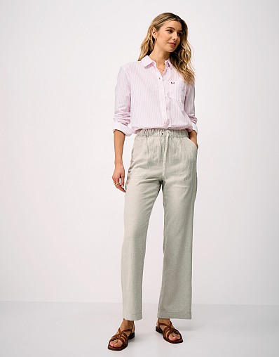Tapered Leg Linen-Blend Trousers in Green
