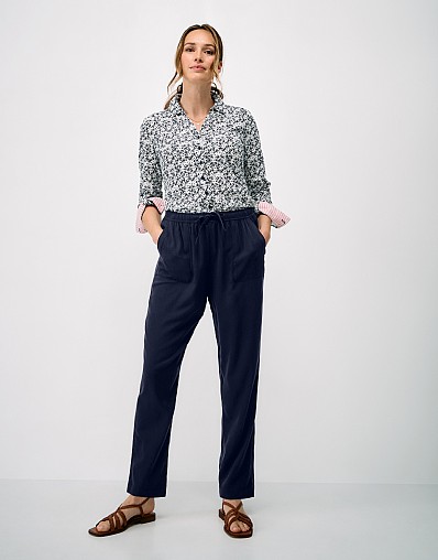 Tapered Linen-Blend Trousers in Dark Navy