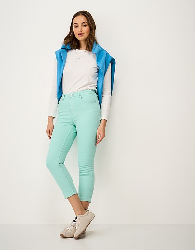 Cropped Jean in Turquoise Blue