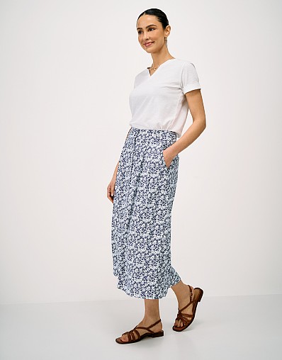 Ella Midi Skirt in Navy Daisy Print