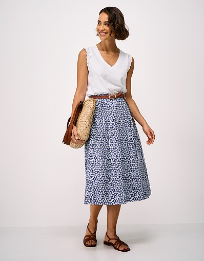 Fearne Darted Skirt in Navy and White Floral