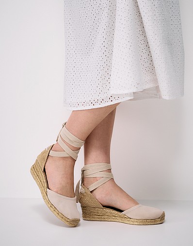 Ankle Tie Espadrille Wedges in Caramel