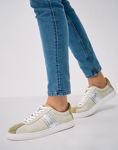 Brogue Trainers in Off-White and Pink